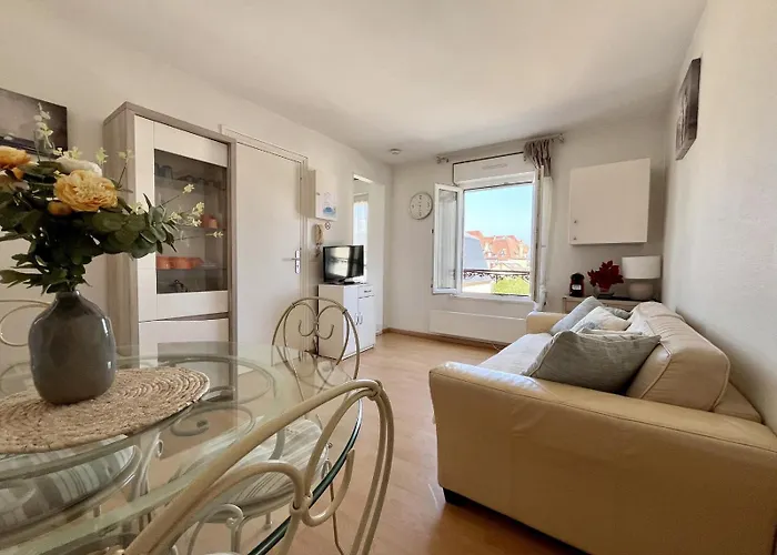 Appartement 2 à Deux Pas De La Place Morny *